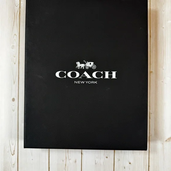 🦖☃️ COACH Holiday Notebook in Signature Canvas with Rexy & Snowman ☃️🦖 - Picture 5 of 13